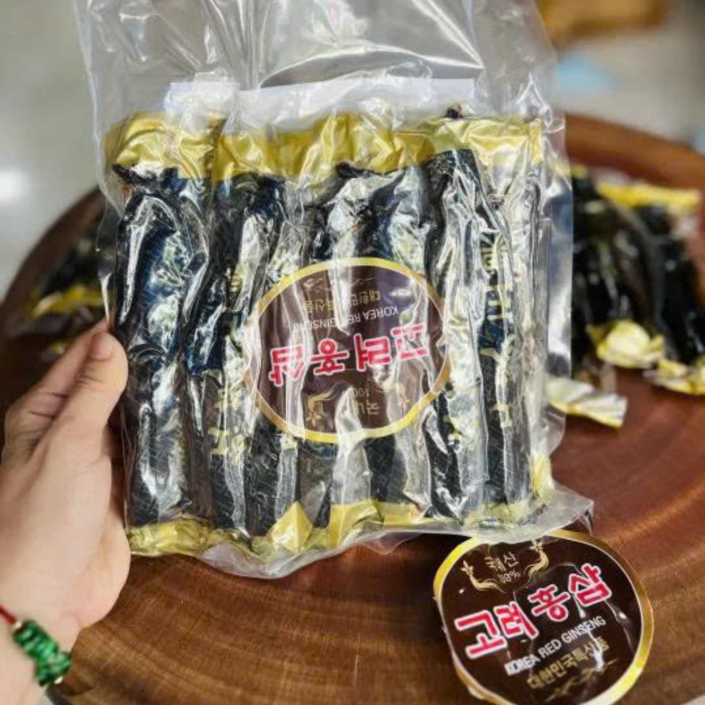 Korean Whole Ginseng Roots with Honey 6 Year-Old Fresh Ginseng - 500 g